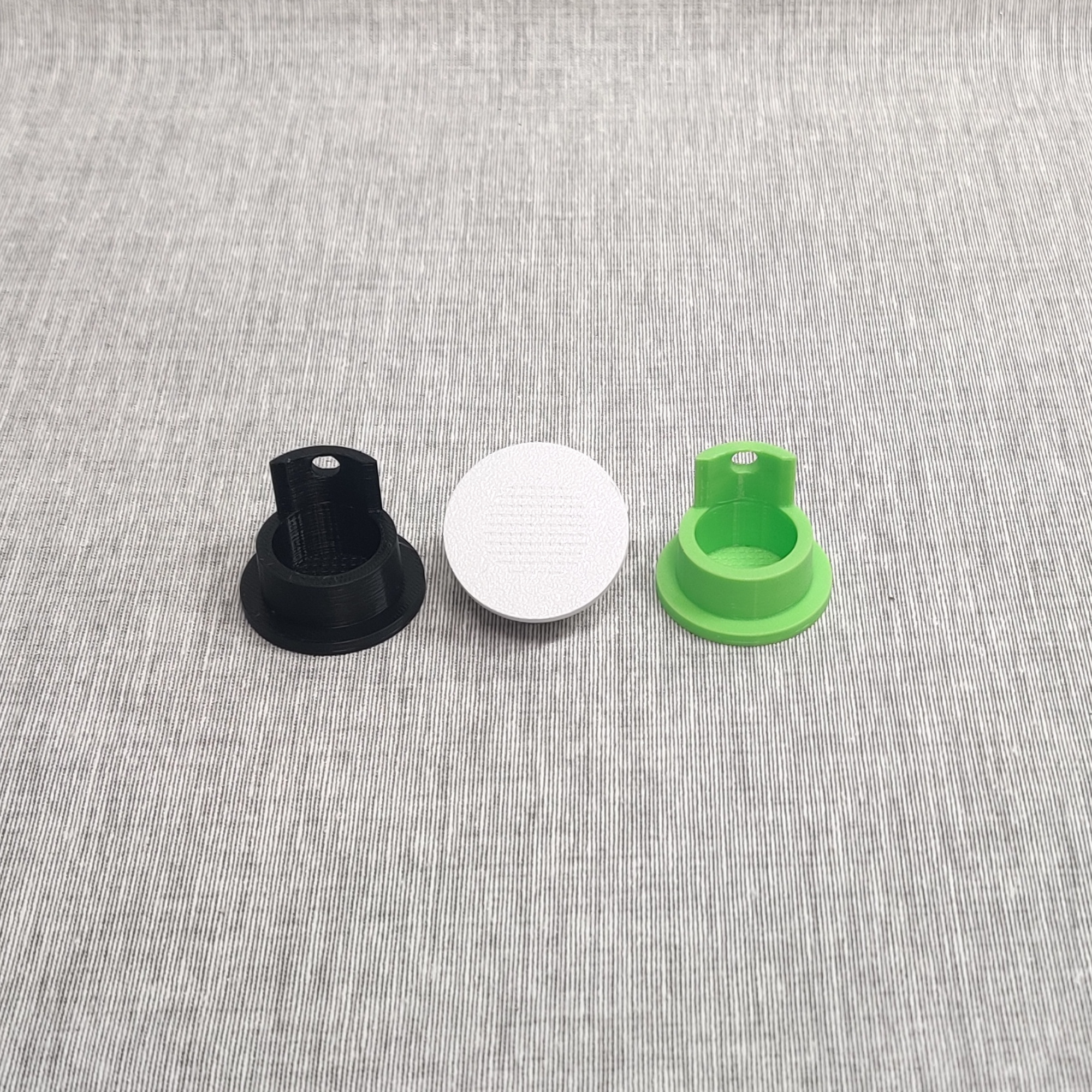 25mm Plug with Ventilation and a Hook